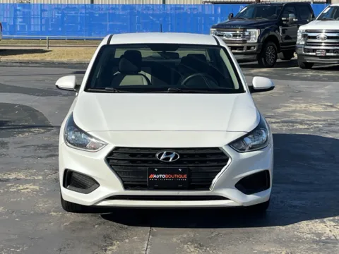 More photos of 2022 Hyundai Accent SE at Auto Boutique Texas, TX