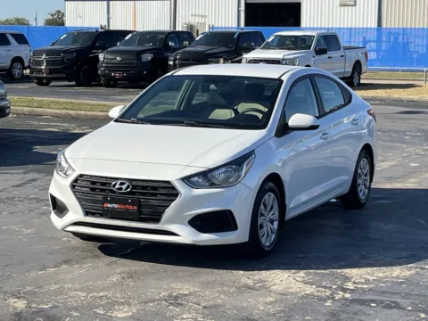 Photos of 2022 Hyundai Accent SE for sale in Alvin, TX at Auto Boutique Texas