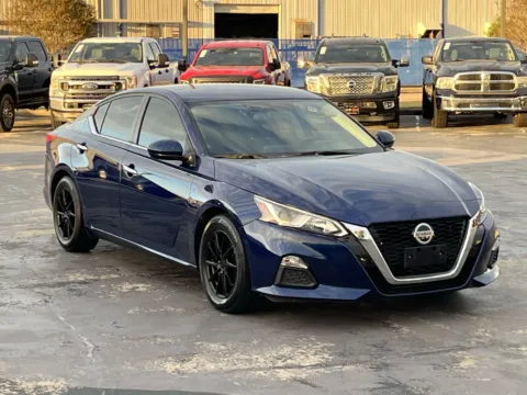 Another view of 2020 Nissan Altima 2.5 S for sale in Alvin, TX at Auto Boutique Texas