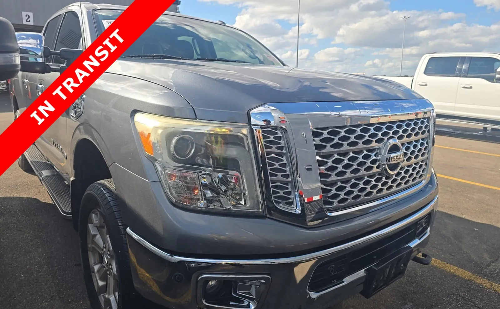 Nissan Titan photo 3