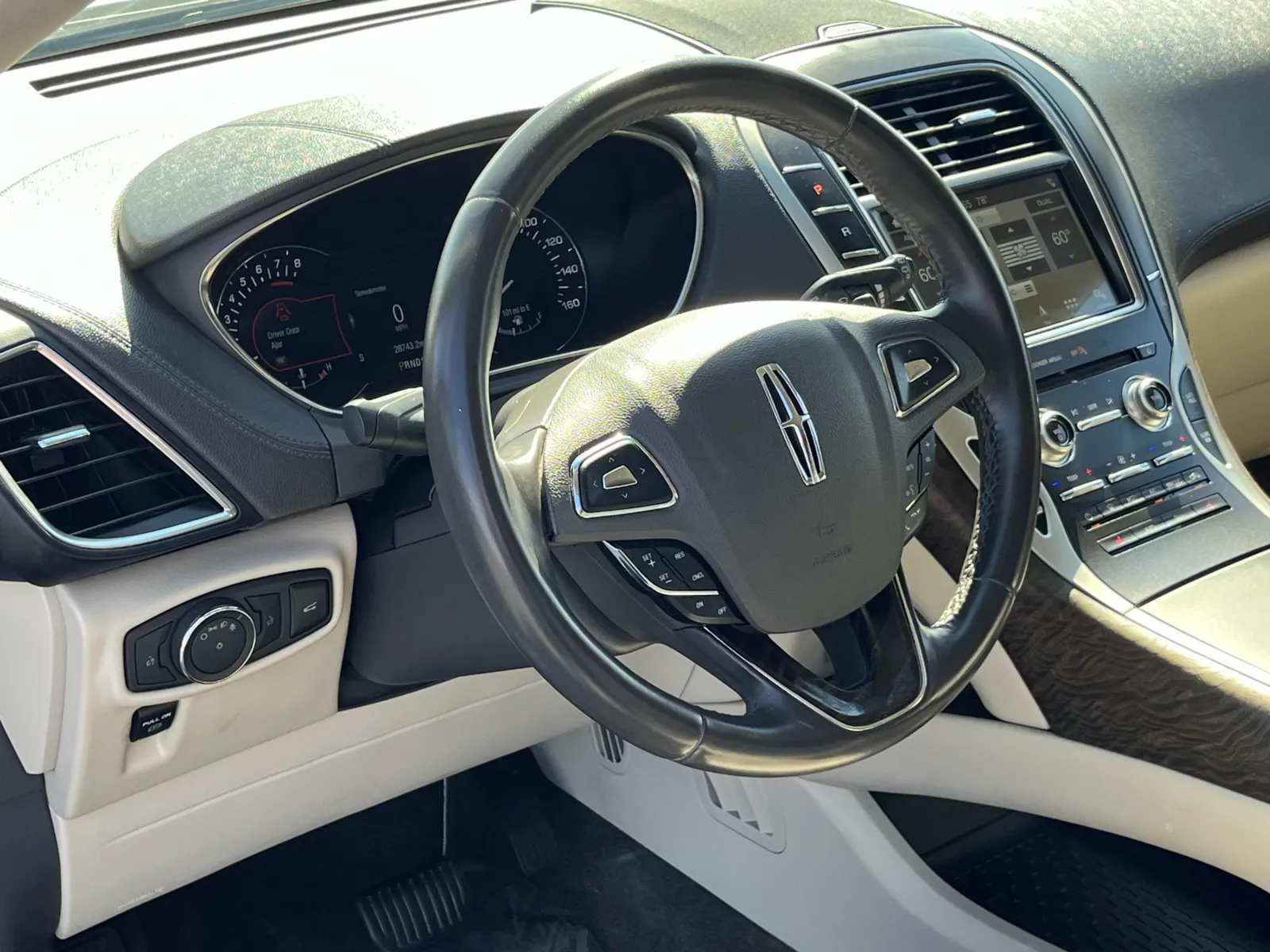 Lincoln MKX photo 15