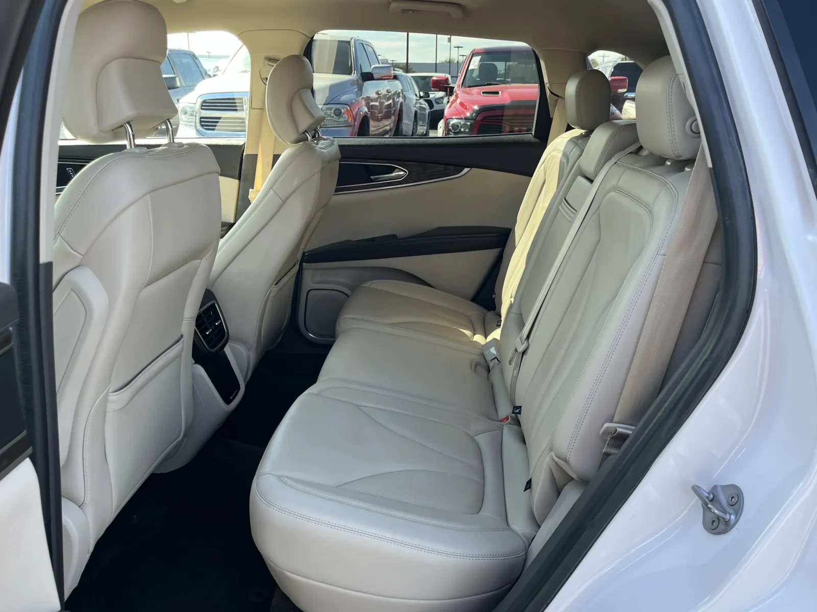 Lincoln MKX photo 29
