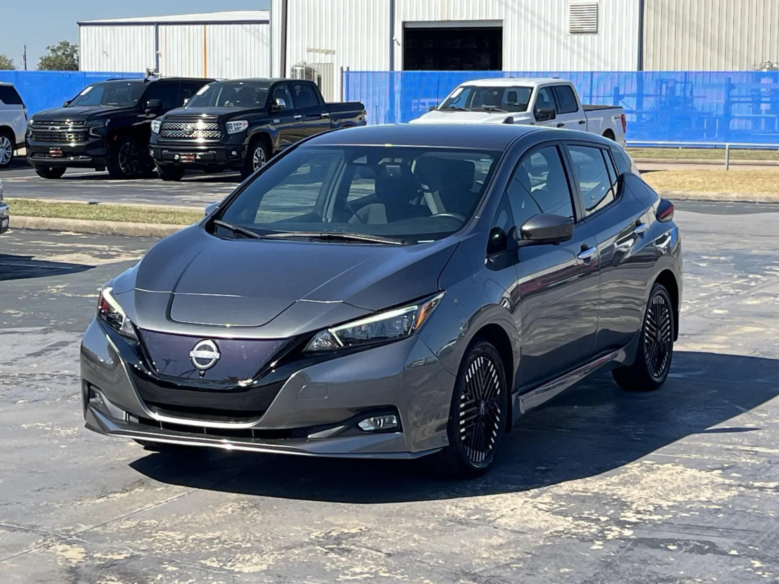 Nissan Leaf photo 2