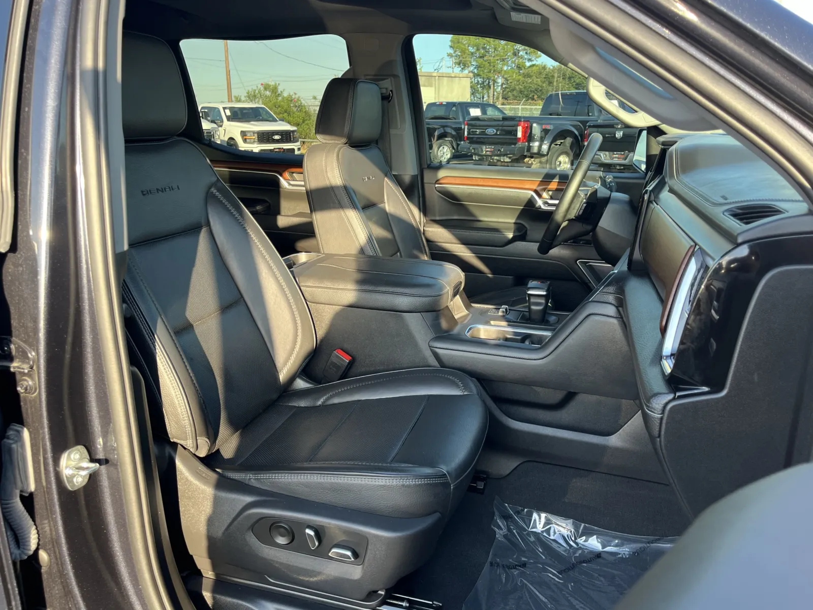 GMC Sierra photo 26