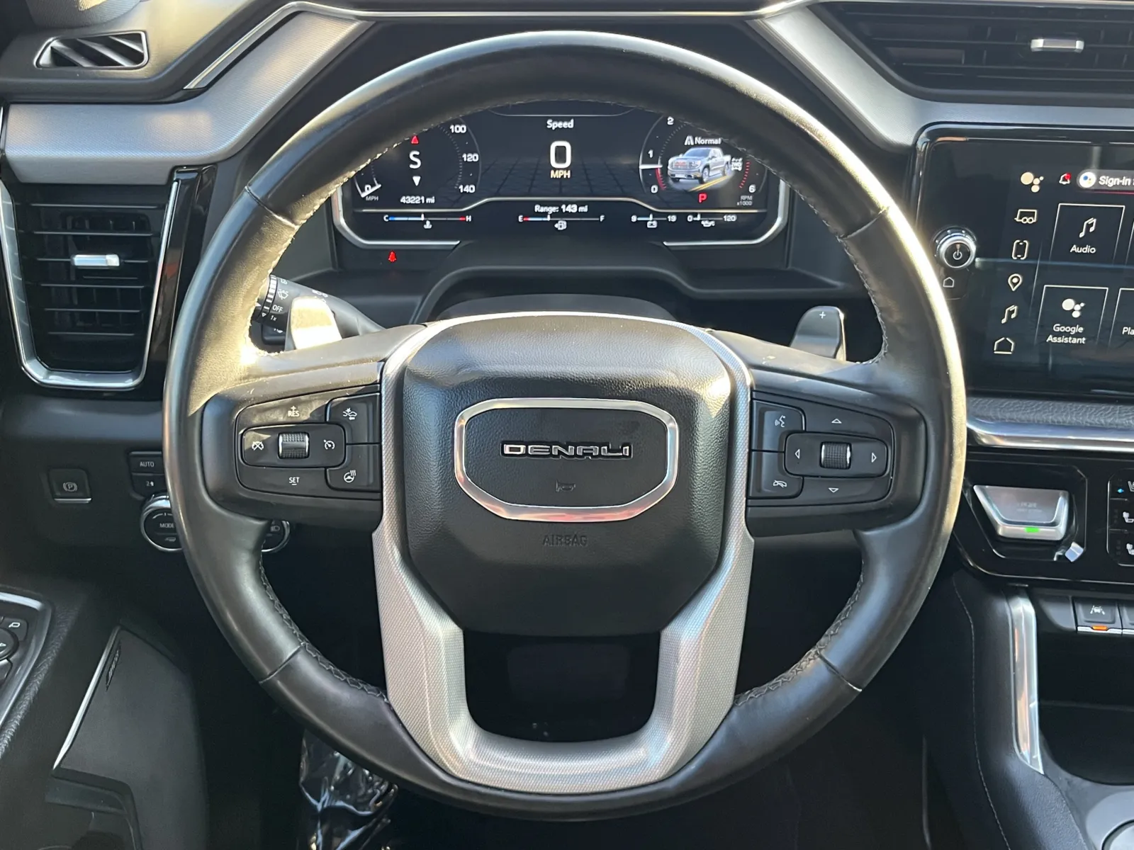 GMC Sierra photo 16