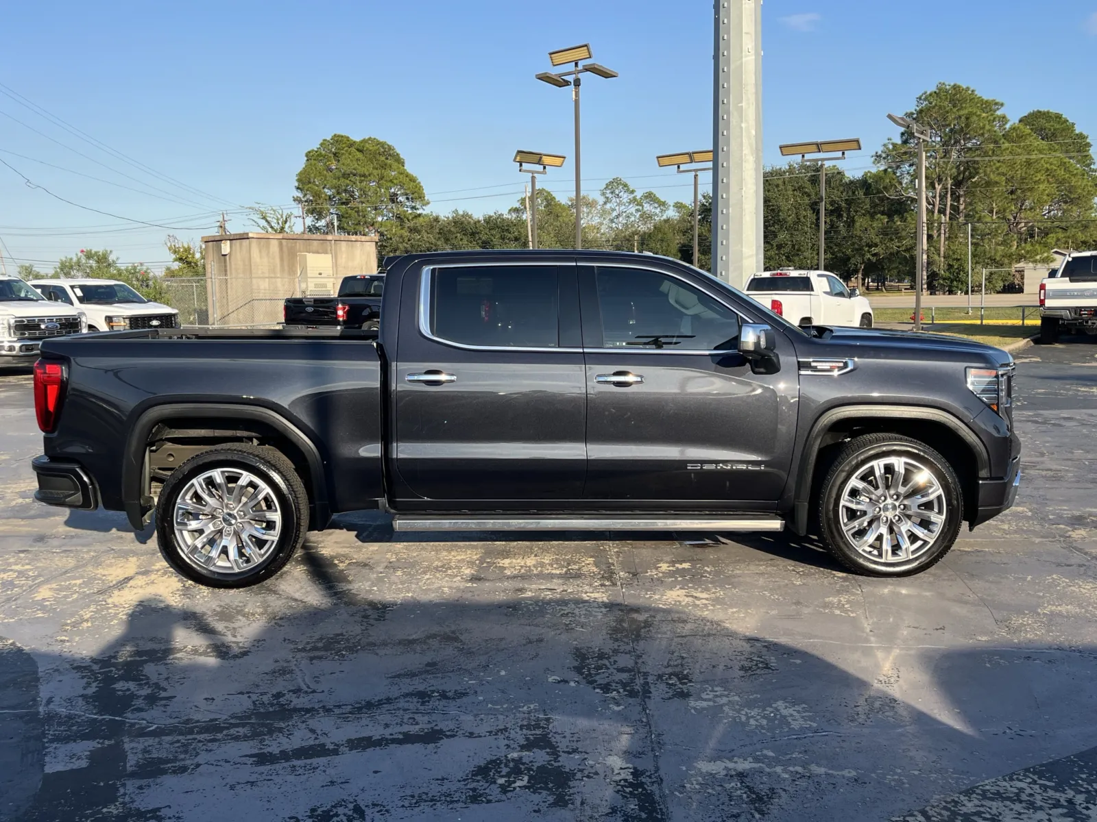 GMC Sierra photo 11