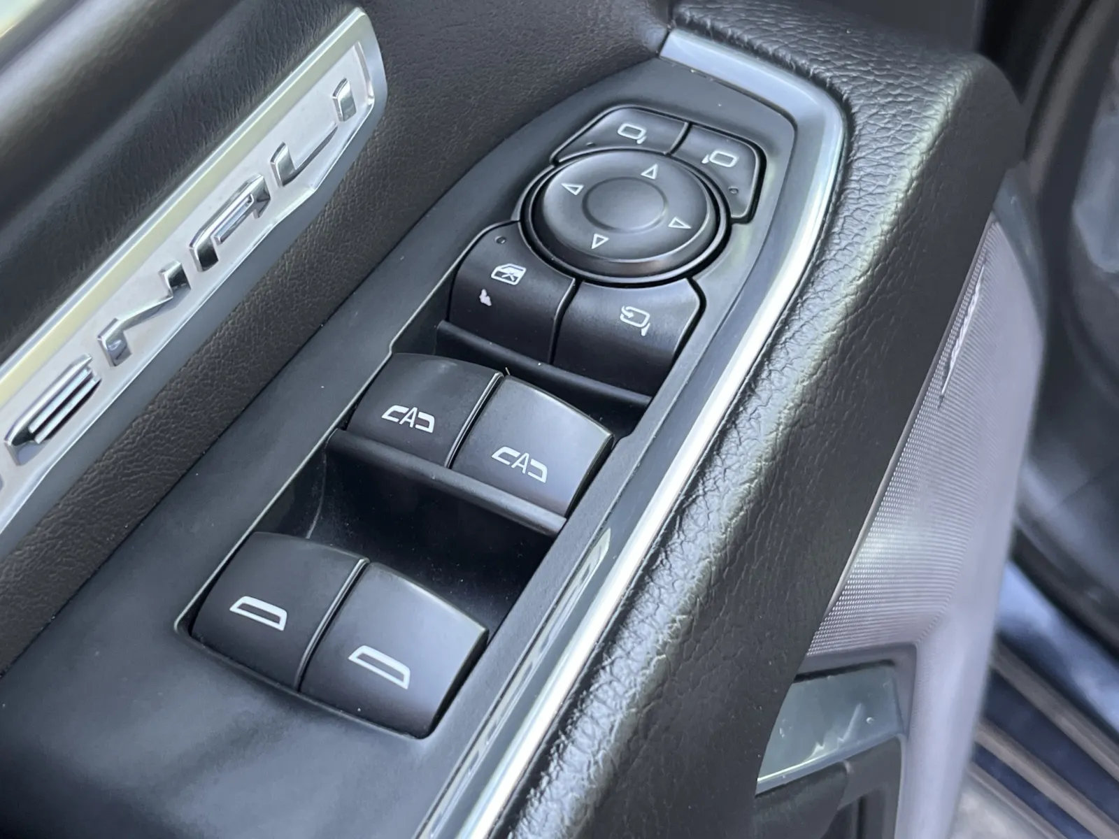 GMC Sierra photo 23