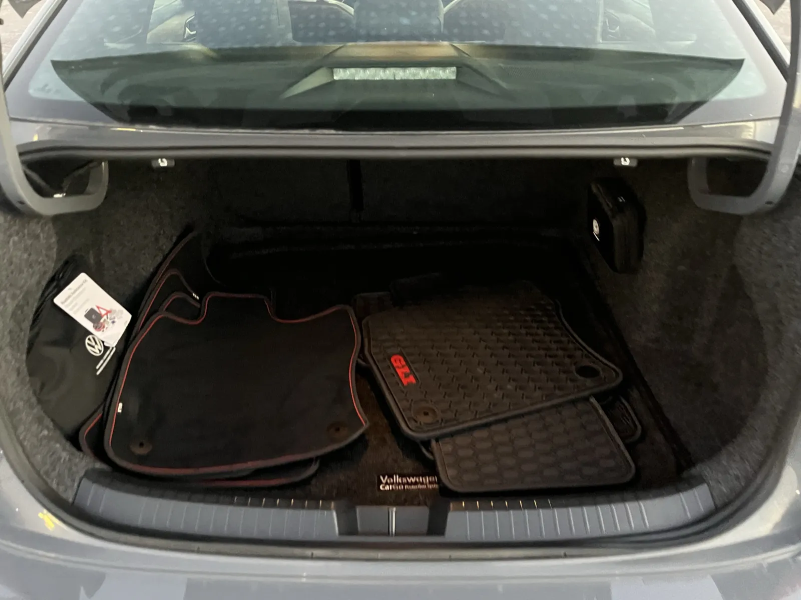 Volkswagen Jetta GLI photo 13