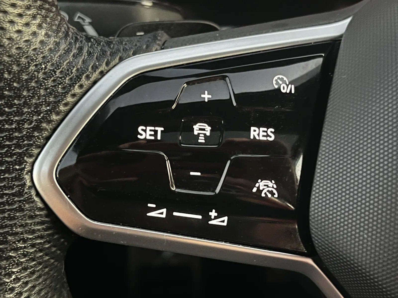 Volkswagen Jetta GLI photo 19