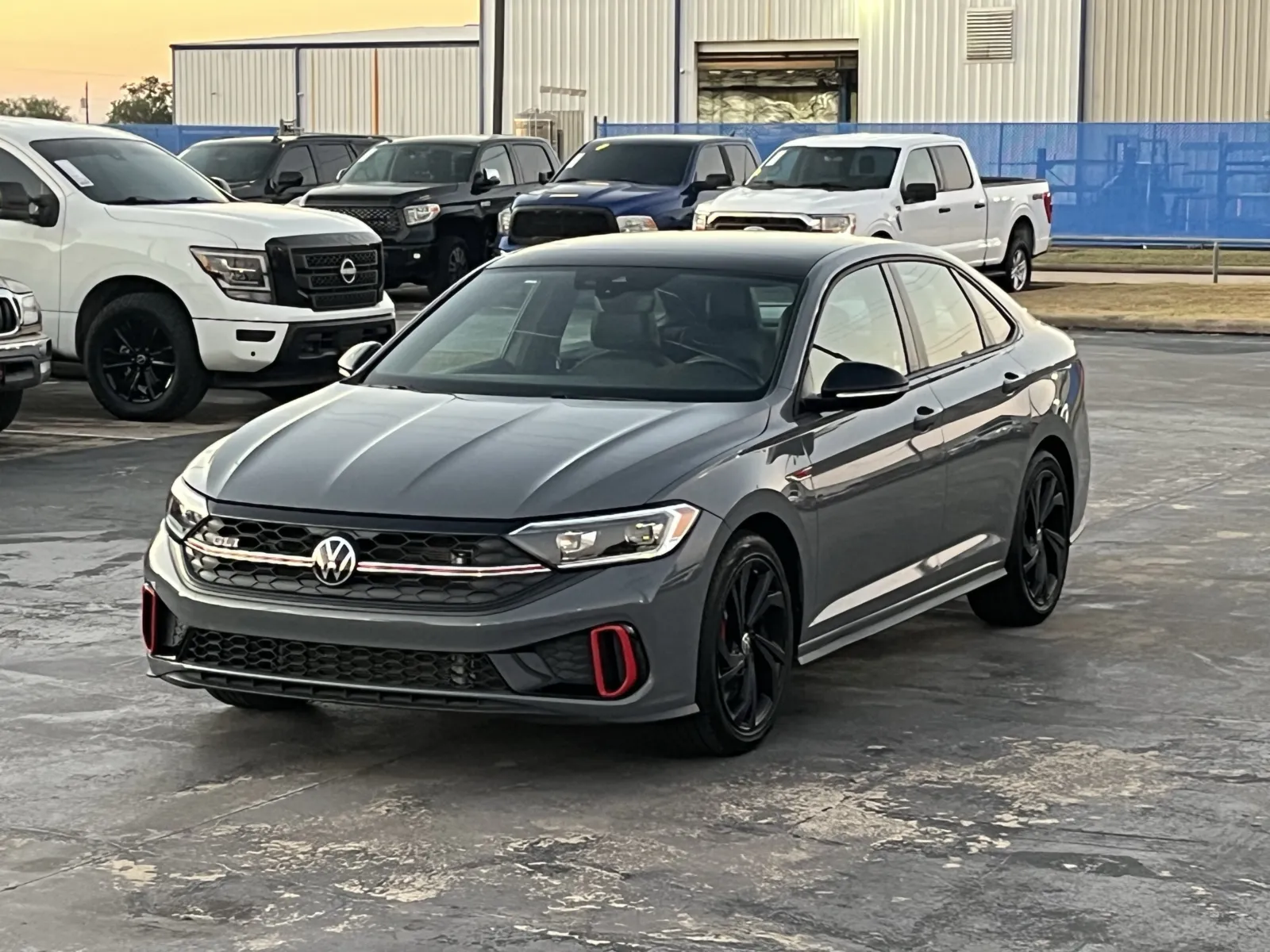 Volkswagen Jetta GLI photo 2