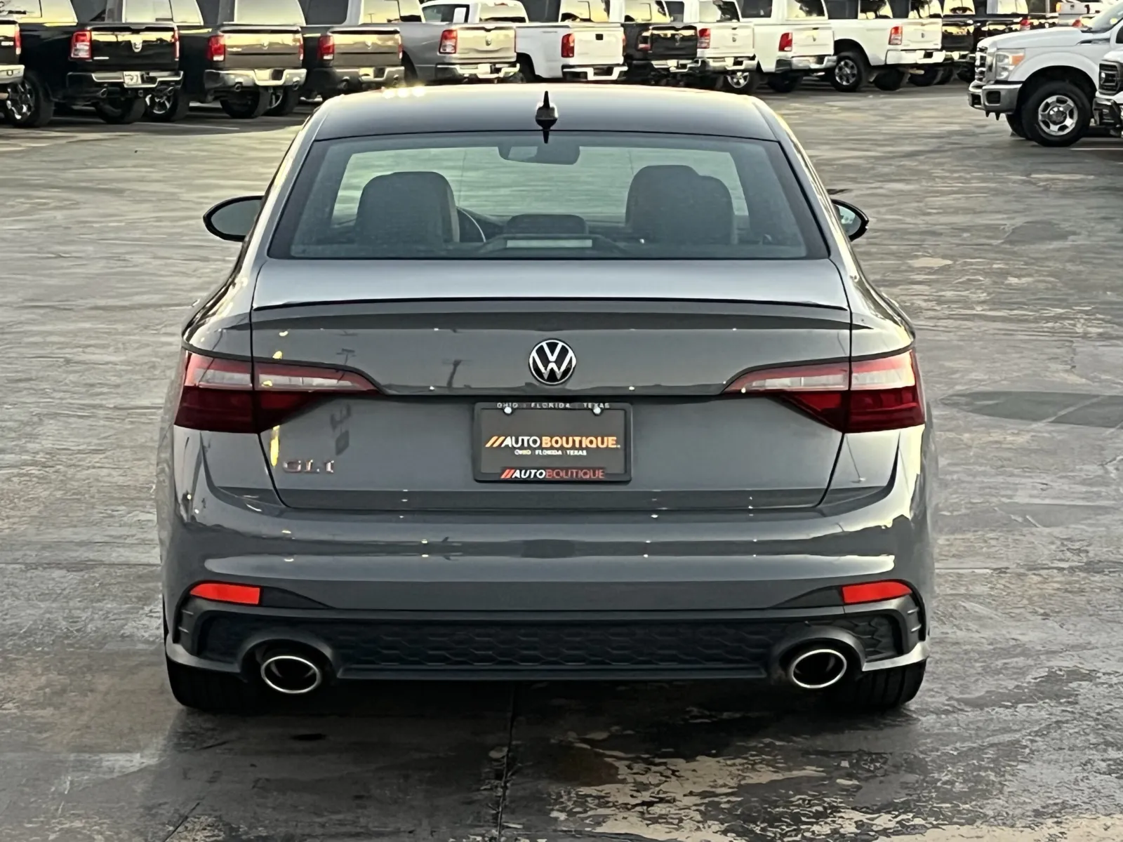 Volkswagen Jetta GLI photo 8
