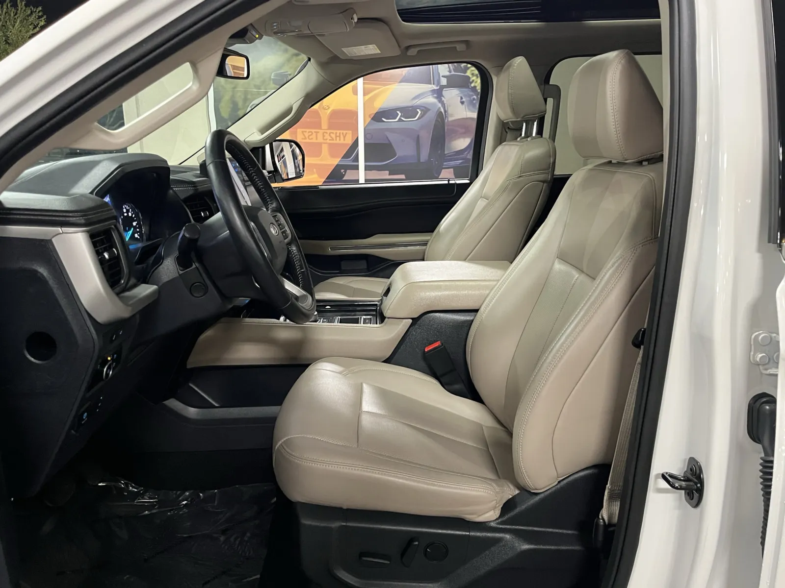 Ford Expedition MAX photo 25