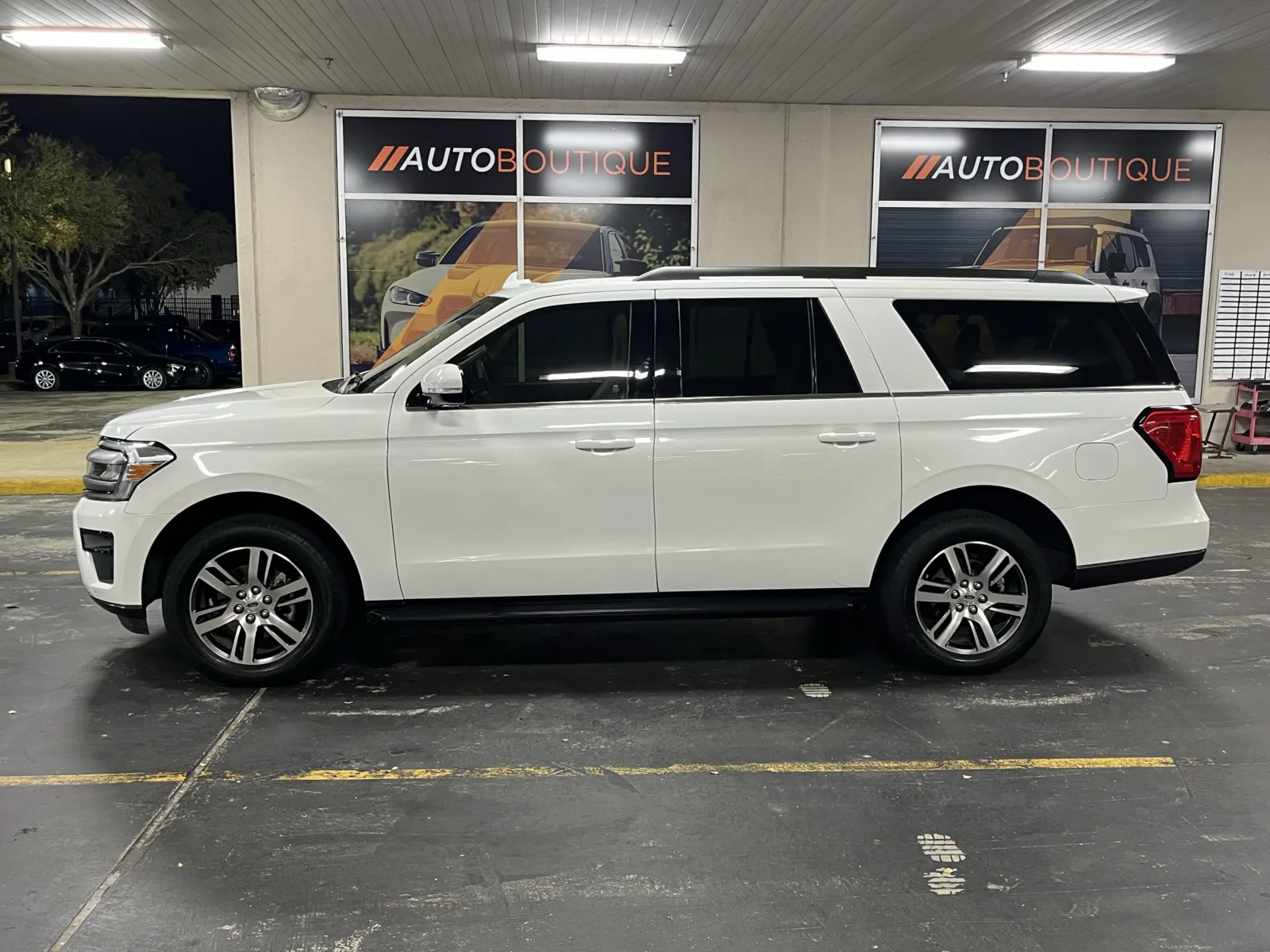 Ford Expedition MAX photo 12