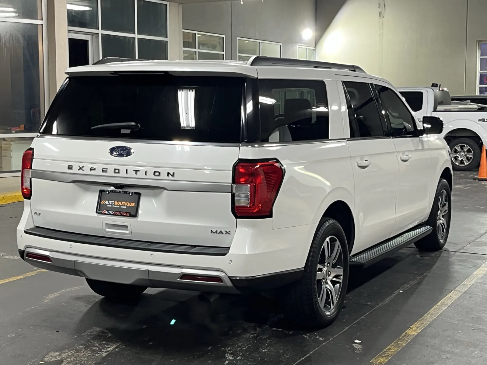 Ford Expedition MAX photo 11