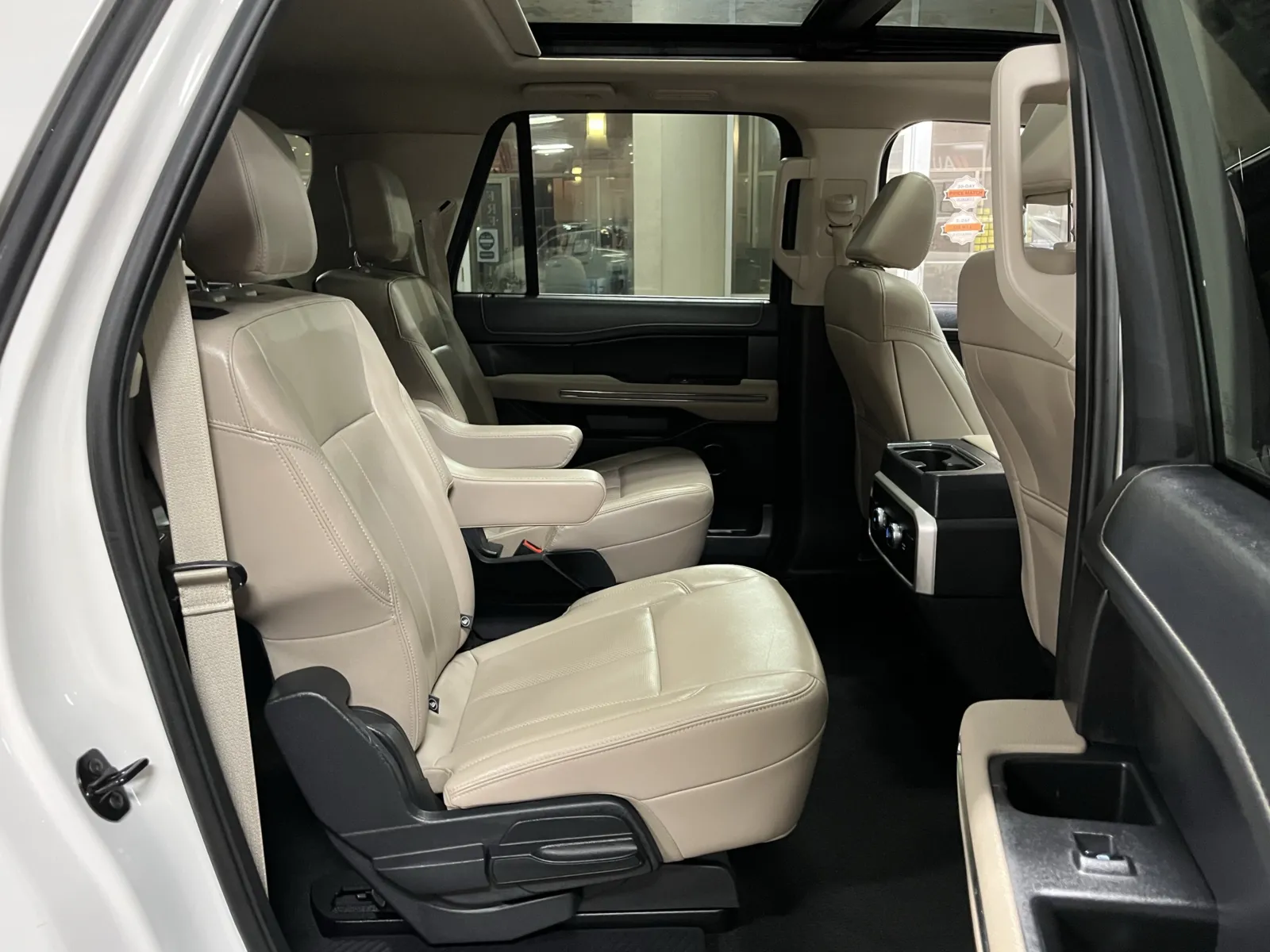 Ford Expedition MAX photo 27