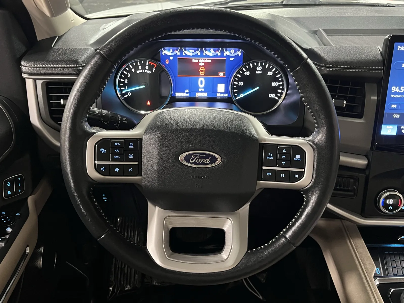 Ford Expedition MAX photo 16