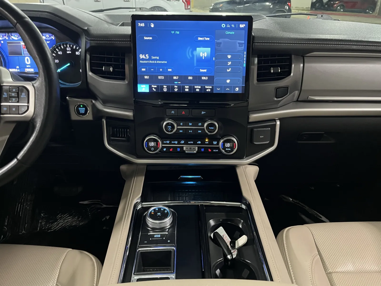 Ford Expedition MAX photo 22