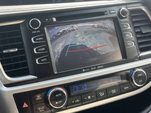 More photos of 2018 Toyota Highlander LE Plus at Auto Boutique Texas, TX