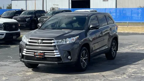 Gray 2018 Toyota Highlander LE Plus for sale in Alvin, TX