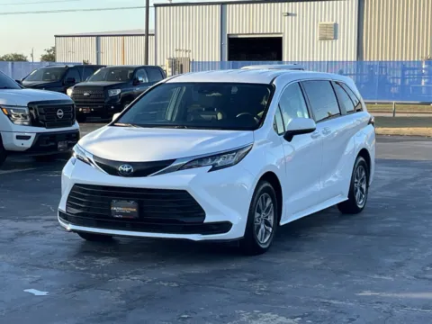 Photos of 2023 Toyota Sienna LE for sale in Alvin, TX at Auto Boutique Texas