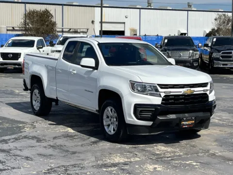 Another view of 2022 Chevrolet Colorado 2WD LT for sale in Alvin, TX at Auto Boutique Texas