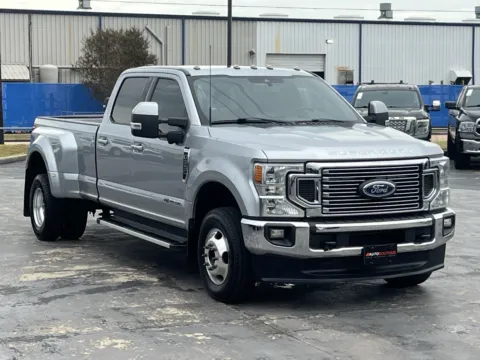 Another view of 2022 Ford Super Duty F-350 DRW LARIAT for sale in Alvin, TX at Auto Boutique Texas