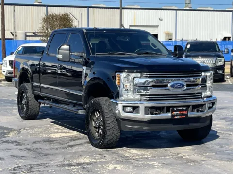 Another view of 2018 Ford Super Duty F-250 SRW LARIAT for sale in Alvin, TX at Auto Boutique Texas