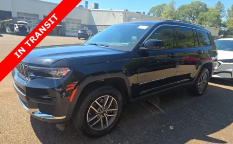 Black 2022 Jeep Grand Cherokee L Laredo for sale in Alvin, TX