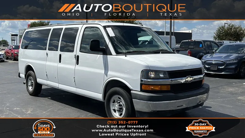 2017 Chevrolet Express Passenger LT for sale in Alvin, TX
