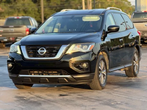 Another view of 2017 NISSAN PATHFINDER SV for sale in Alvin, TX at Auto Boutique Texas
