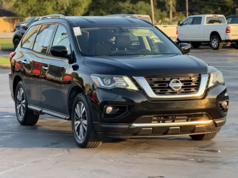 Photos of 2017 NISSAN PATHFINDER SV for sale in Alvin, TX at Auto Boutique Texas
