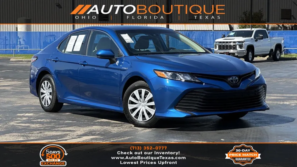 Blue 2019 Toyota Camry Hybrid LE for sale in Alvin, TX