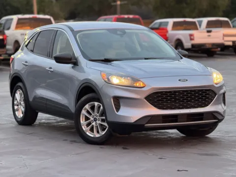 Photos of 2022 Ford Escape SE Hybrid for sale in Alvin, TX at Auto Boutique Texas