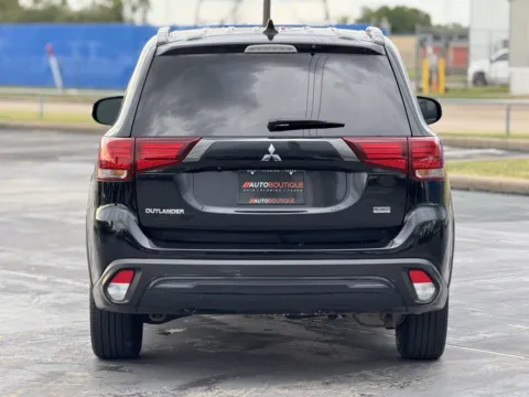 More photos of 2020 Mitsubishi Outlander SE at Auto Boutique Texas, TX