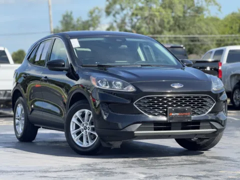 Photos of 2021 Ford Escape SE for sale in Alvin, TX at Auto Boutique Texas