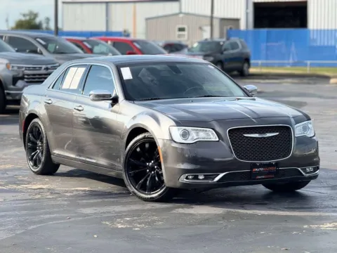 Photos of 2019 Chrysler 300 Limited for sale in Alvin, TX at Auto Boutique Texas