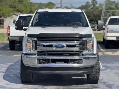Another view of 2019 Ford Super Duty F-250 SRW XLT for sale in Alvin, TX at Auto Boutique Texas