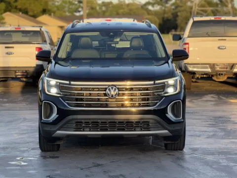 Another view of 2024 Volkswagen Atlas 2.0T SE w Technology for sale in Alvin, TX at Auto Boutique Texas