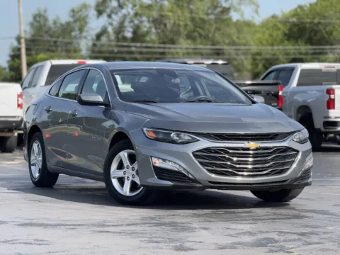 Photos of 2023 Chevrolet Malibu LT for sale in Alvin, TX at Auto Boutique Texas