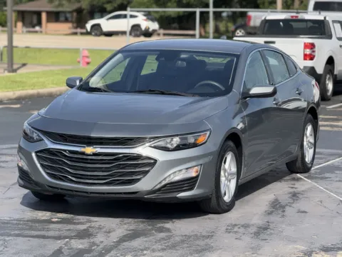 More photos of 2023 Chevrolet Malibu LT at Auto Boutique Texas, TX