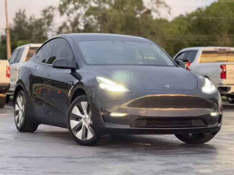 Photos of 2024 Tesla Model Y Long Range for sale in Alvin, TX at Auto Boutique Texas