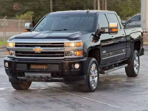 Another view of 2018 Chevrolet Silverado 2500HD High Country for sale in Alvin, TX at Auto Boutique Texas