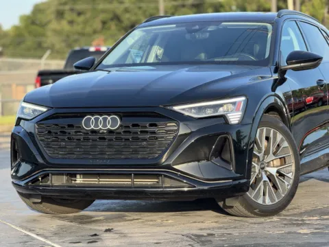 More photos of 2024 Audi Q8 e-tron Prestige at Auto Boutique Texas, TX