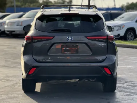 More photos of 2023 Toyota Highlander Hybrid XLE at Auto Boutique Texas, TX