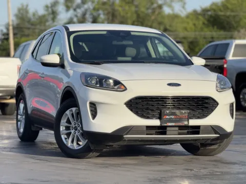 Photos of 2020 Ford Escape SE for sale in Alvin, TX at Auto Boutique Texas