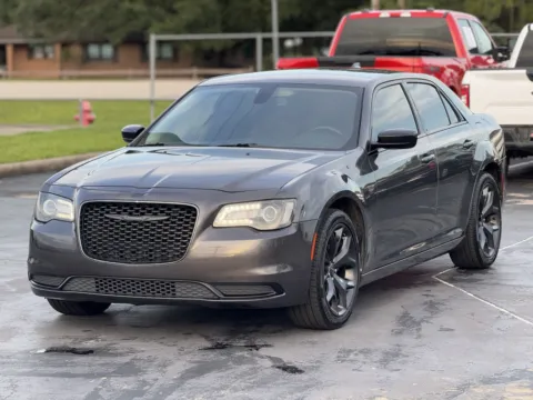 More photos of 2020 Chrysler 300 Touring at Auto Boutique Texas, TX