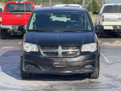 Another view of 2016 Dodge Grand Caravan SE for sale in Alvin, TX at Auto Boutique Texas