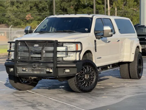 Another view of 2019 Ford Super Duty F-350 DRW LARIAT for sale in Alvin, TX at Auto Boutique Texas