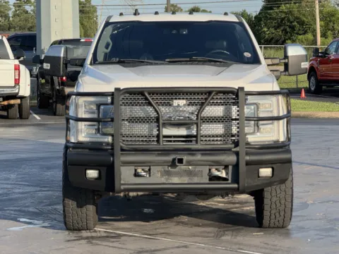 More photos of 2019 Ford Super Duty F-350 DRW LARIAT at Auto Boutique Texas, TX