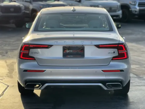 More photos of 2022 Volvo S60 Momentum at Auto Boutique Texas, TX